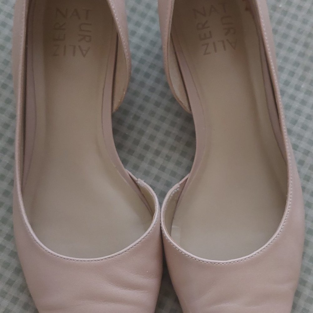 Naturalizer Belina Nude Leather Flats - Size 8W